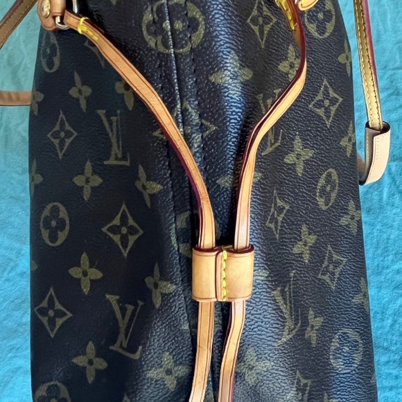 Neverfull MM monogram Louis Vuitton Bag - Picture 9 of 16